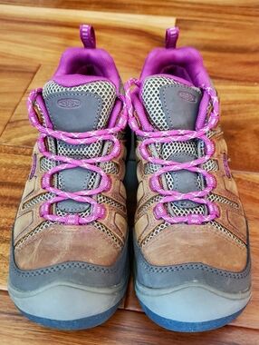 Keen Women’s Hikers